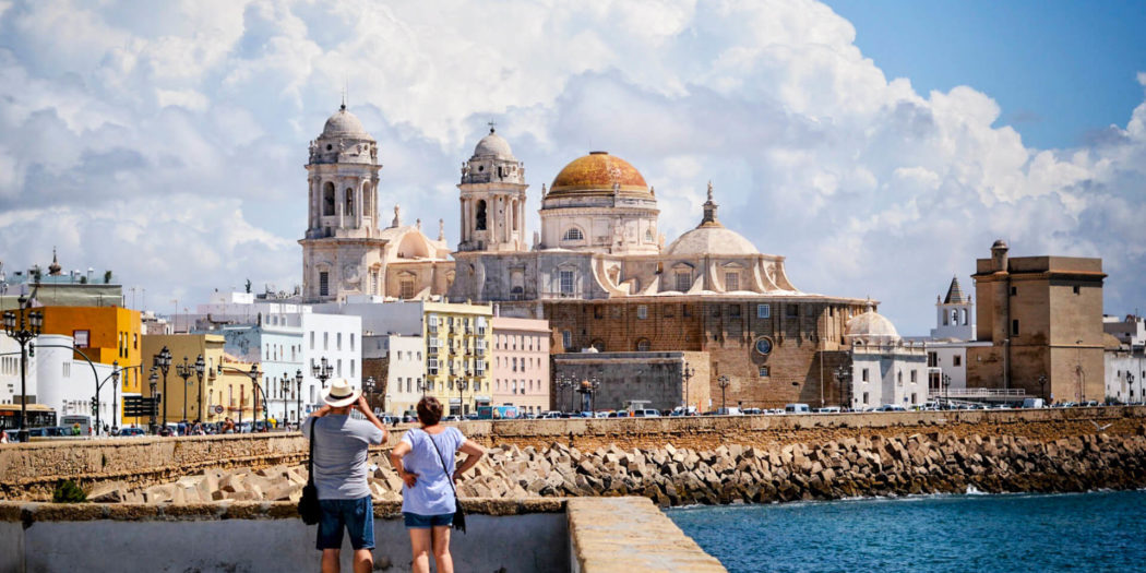 Imagen de la ciudad de Cádiz vista desde el Campo de Sur