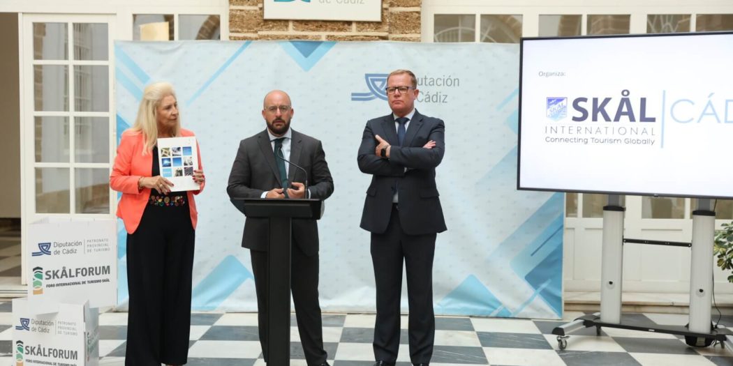 Imagen de la rueda de prensa ofrecida previamente al Foro de Turismo Skal International