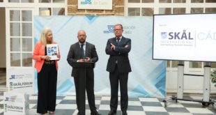 Imagen de la rueda de prensa ofrecida previamente al Foro de Turismo Skal International