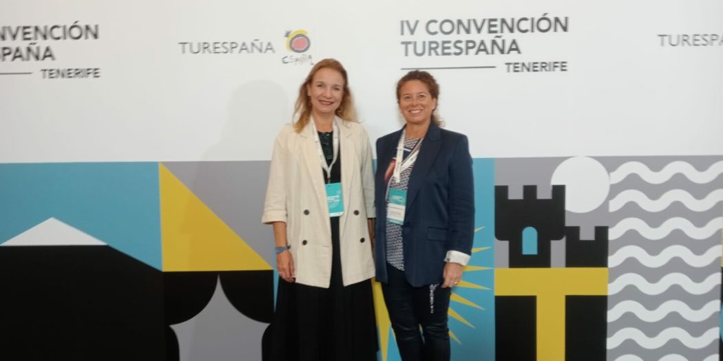 Personal del Patronato Provincial de Turismo de Cádiz durante su participación en la Convención de Turespaña celebrada en Tenerife