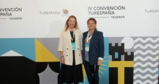 Personal del Patronato Provincial de Turismo de Cádiz durante su participación en la Convención de Turespaña celebrada en Tenerife